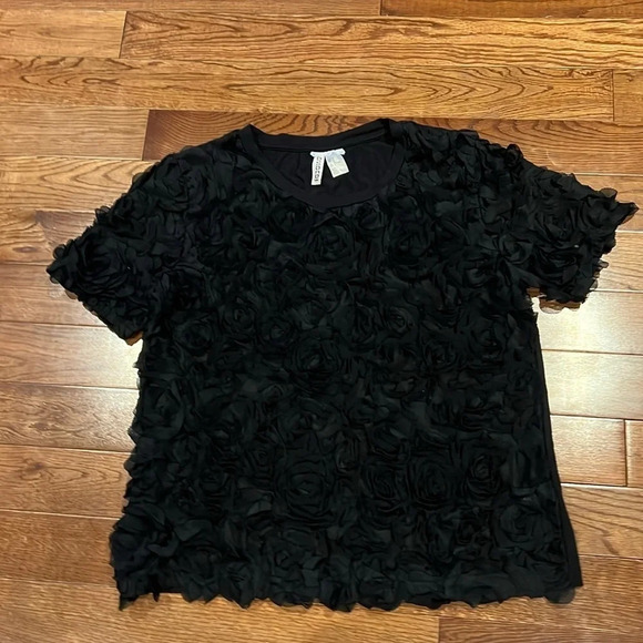 H&M  black floral textured patterned short-sleeve top blouse Sz M - Picture 3 of 11